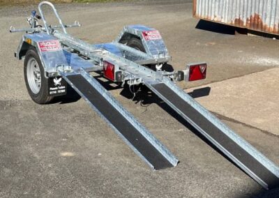 Single folding bike trailer